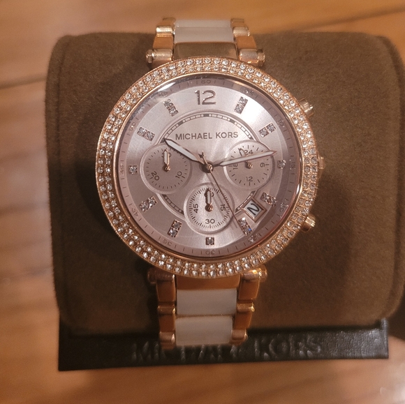 MK Parker Round Rose Gold watch - Picture 6 of 10